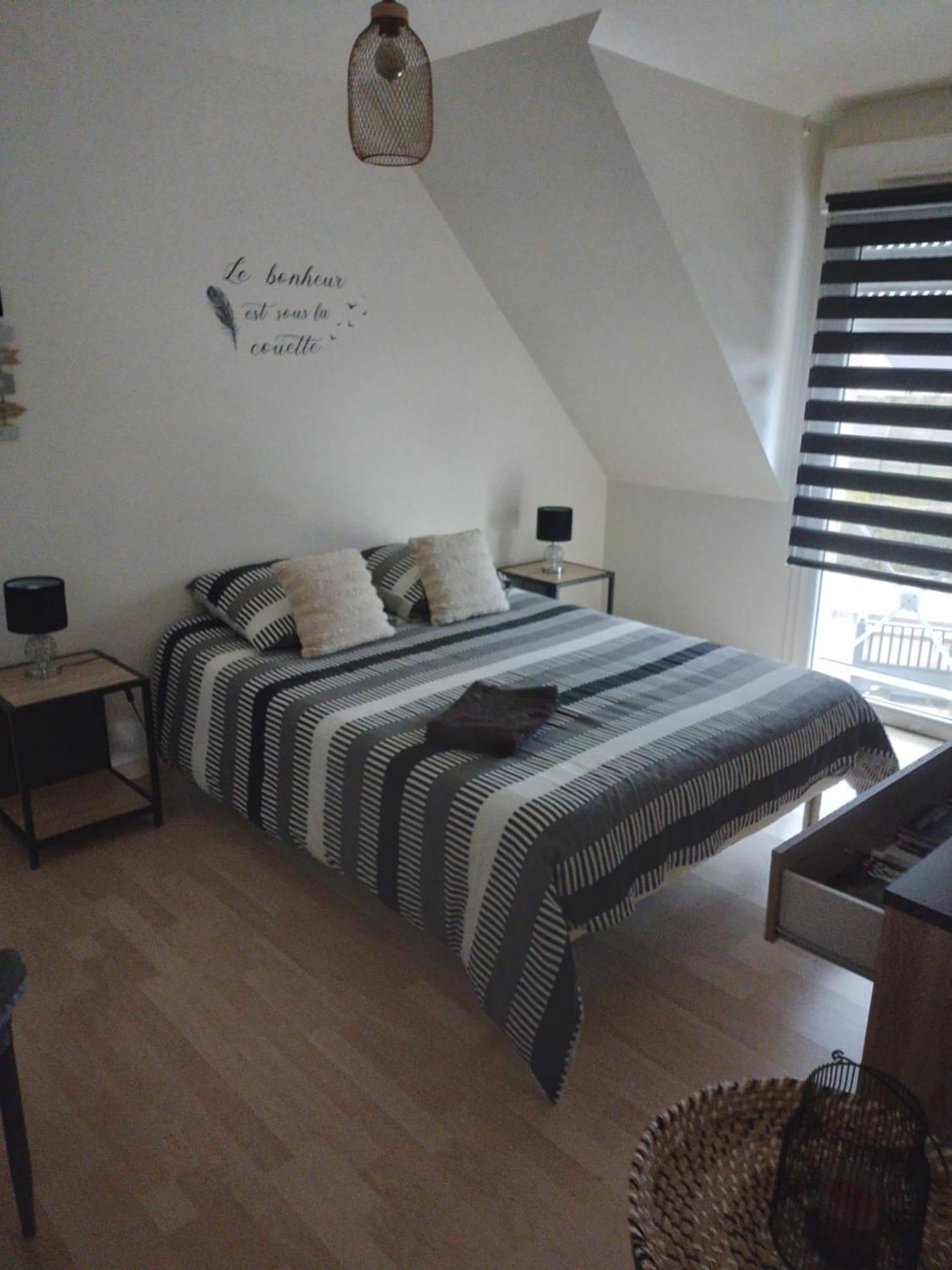 Chambre Carentan Les Marais Aux Calme Tres Reposant Saint-Hilaire-Petitville Eksteriør billede